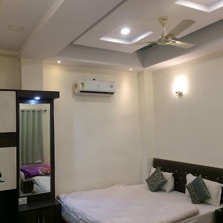 אודייפור Hotel Raj Vilas מראה חיצוני תמונה