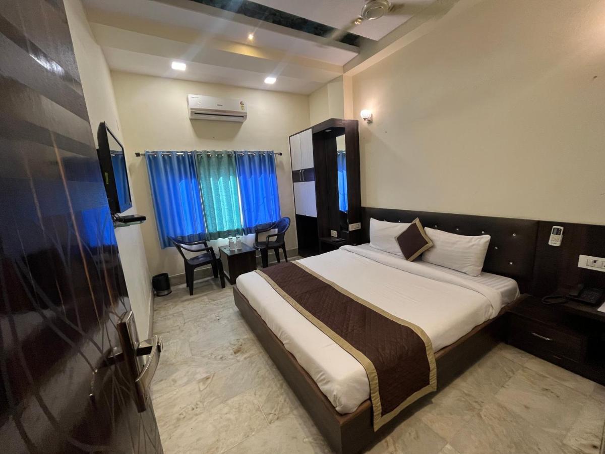 אודייפור Hotel Raj Vilas מראה חיצוני תמונה