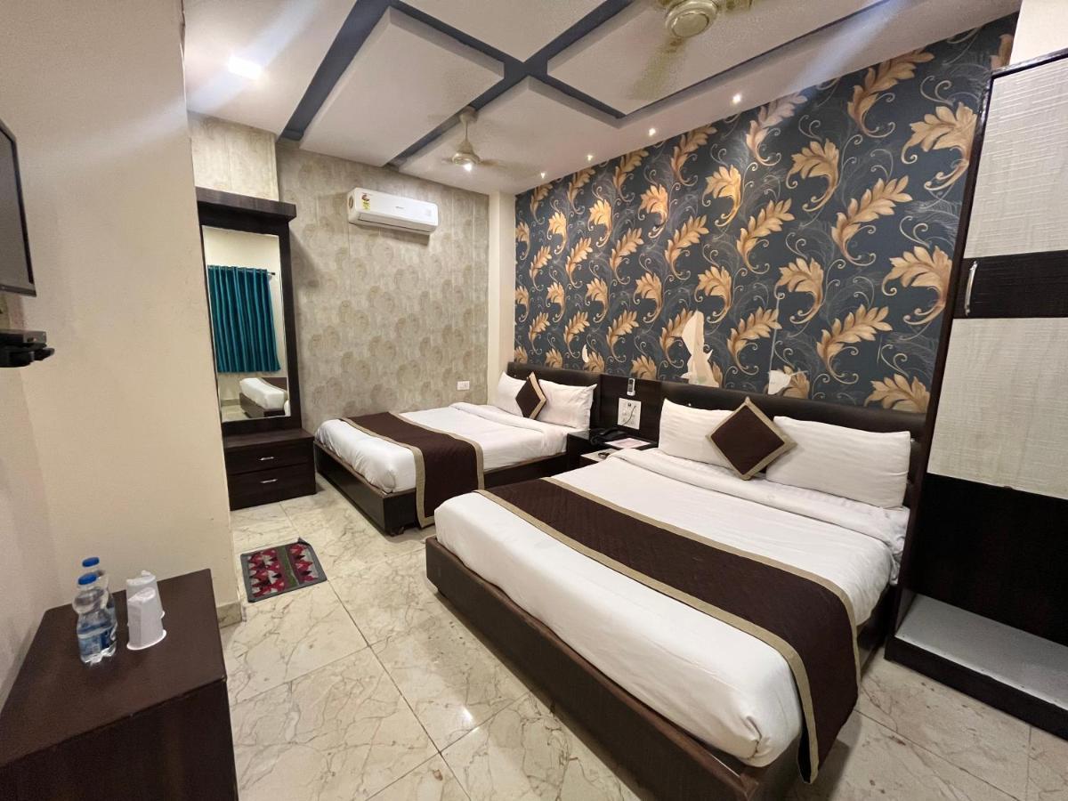 אודייפור Hotel Raj Vilas מראה חיצוני תמונה