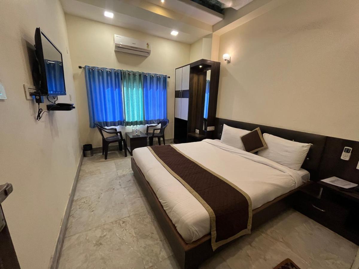 אודייפור Hotel Raj Vilas מראה חיצוני תמונה