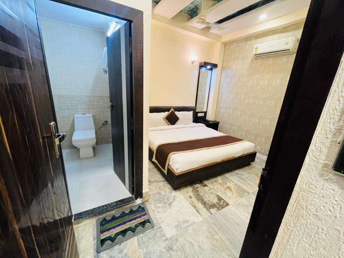 אודייפור Hotel Raj Vilas מראה חיצוני תמונה