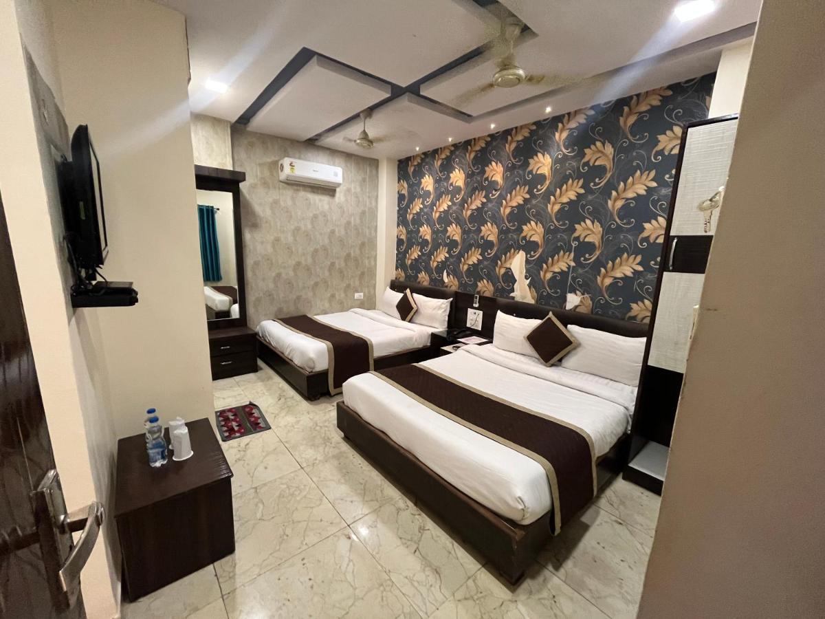 אודייפור Hotel Raj Vilas מראה חיצוני תמונה