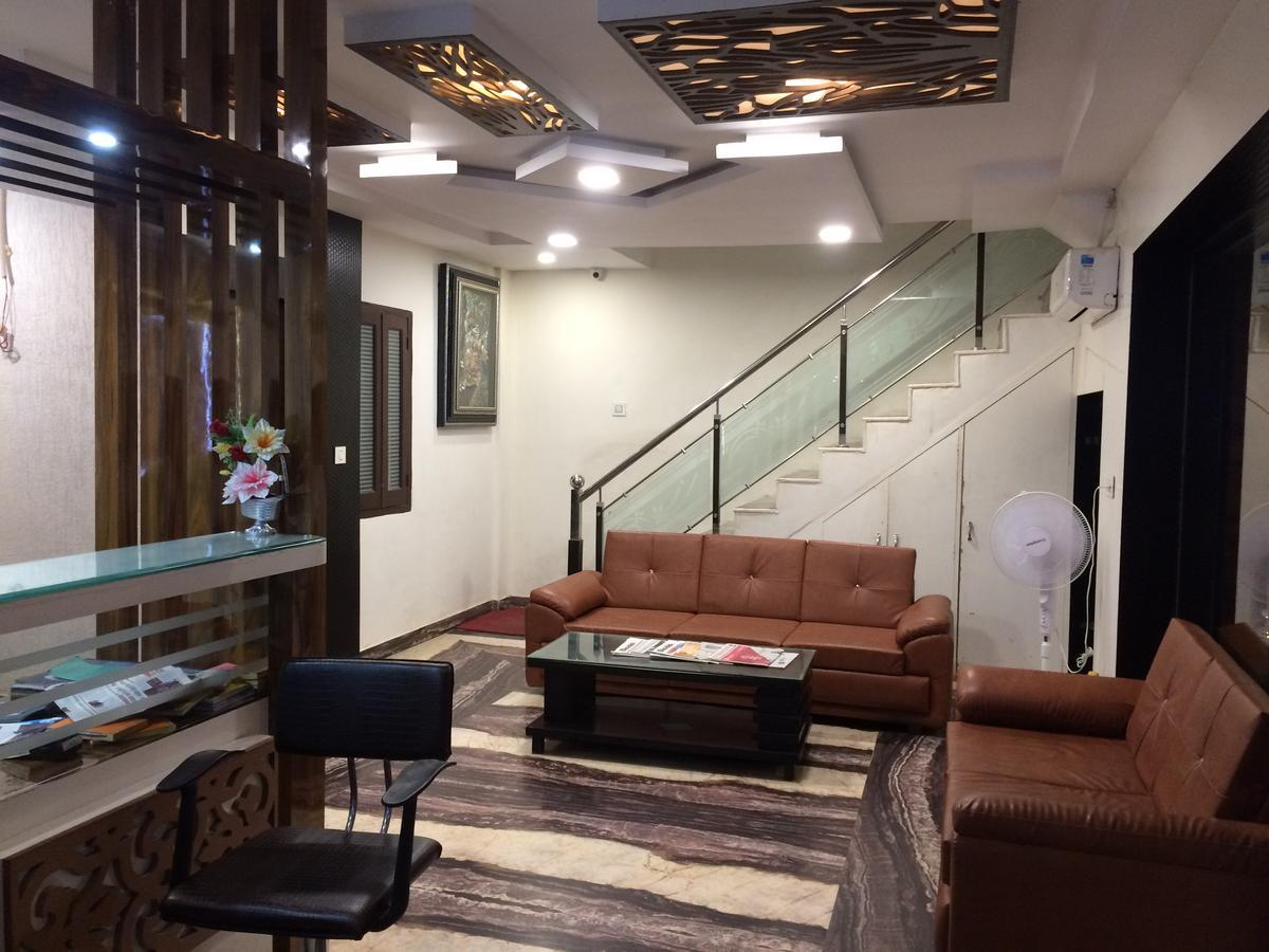 אודייפור Hotel Raj Vilas מראה חיצוני תמונה