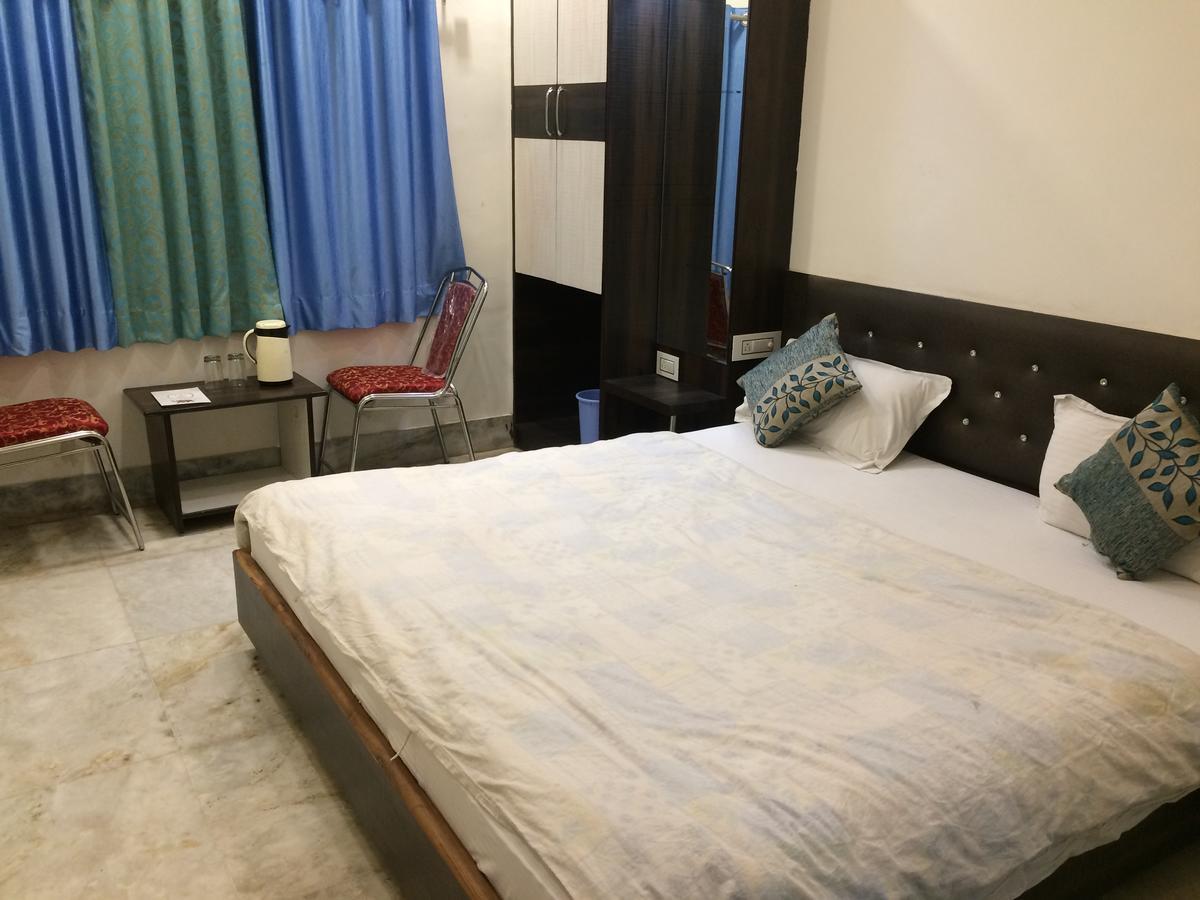 אודייפור Hotel Raj Vilas מראה חיצוני תמונה