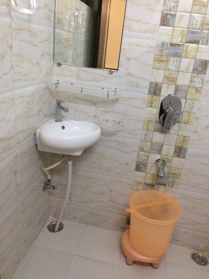 אודייפור Hotel Raj Vilas מראה חיצוני תמונה