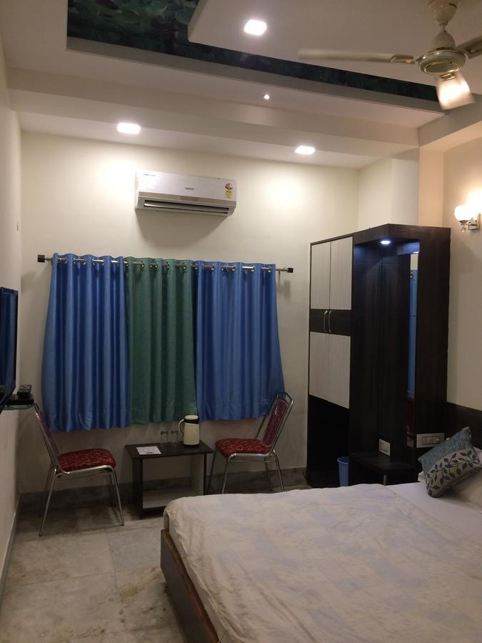 אודייפור Hotel Raj Vilas מראה חיצוני תמונה