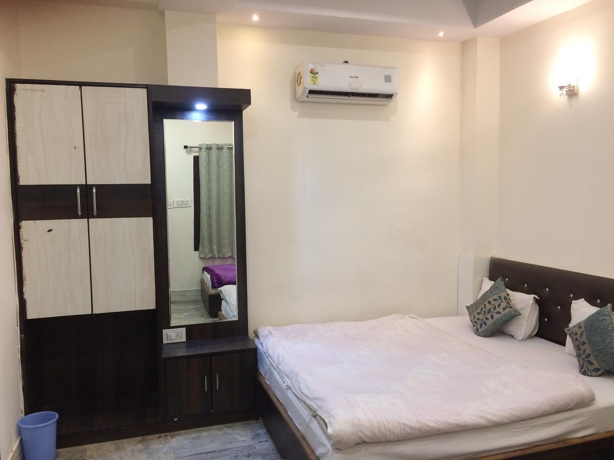 אודייפור Hotel Raj Vilas מראה חיצוני תמונה
